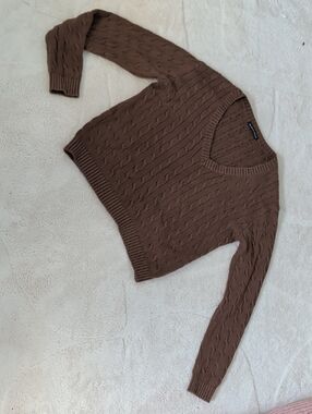 Brandy Melville Brown V-Neck Cable Knit Sweater
